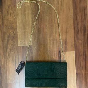 Green faux snakeskin clutch!!